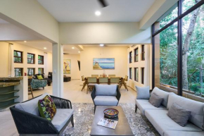 Spacious and Stylish Vacation Home for 8 with Private Pool and Large Terrace